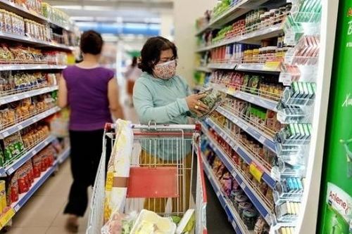 Người tiêu dùng 'quay cuồng' trong cơn bão giá