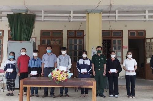 Học Bác để 'ươm mầm xanh' nơi biên giới