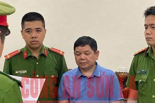 Bắt giam Trưởng khoa bệnh viện nhận hối lộ của Công ty Việt Á