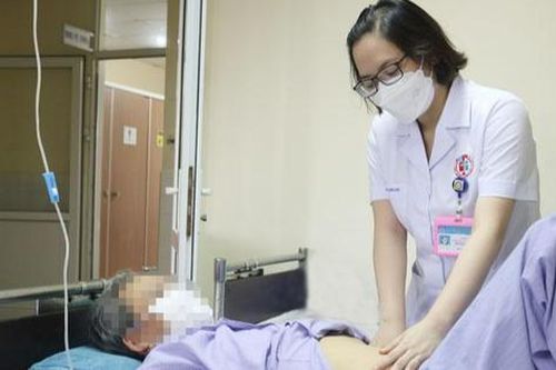 Người đàn ông suýt mất mạng vì dùng thuốc 'gia truyền' chữa loét miệng