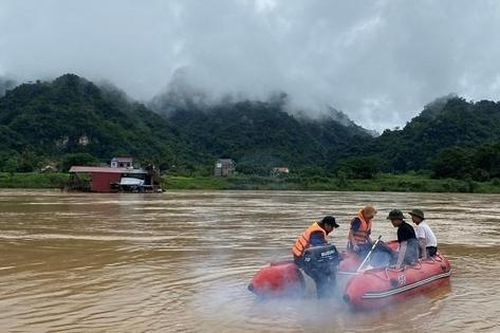 Tìm thấy thi thể bé trai sau 3 ngày đuối nước