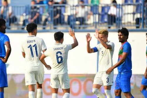 Thái Lan thắng dễ, mở đường đến Asian Cup