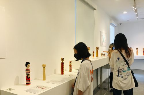 Tìm hiểu văn hóa đất nước Mặt trời mọc qua triển lãm búp bê gỗ