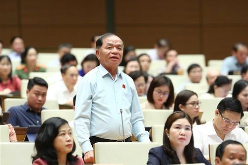 Không để 'giật cục' dòng vốn tín dụng
