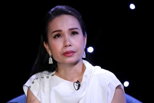 Cẩm Ly hiếm hoi trải lòng về cuộc sống hôn nhân, bật khóc vì con: 'Tôi sợ một ngày con sẽ rời xa mình'