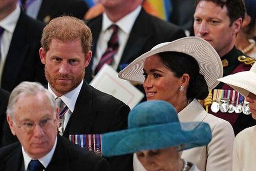 Nữ hoàng Anh ra yêu cầu đặc biệt khi gặp chắt Lilibet khiến nhà Meghan phải thực hiện theo