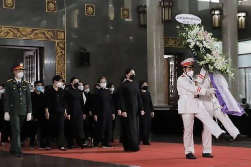 Hội LHPN Việt Nam viếng bà Ngô Thị Huệ - Phu nhân cố Tổng Bí thư Nguyễn Văn Linh
