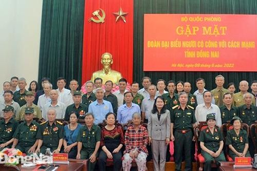 Bộ Quốc phòng đón tiếp đoàn đại biểu người có công tỉnh Đồng Nai