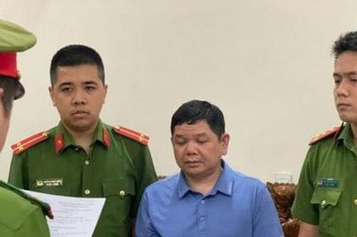 Bắt Trưởng khoa Dược Bệnh viện Sơn La do nhận hối lộ của Việt Á