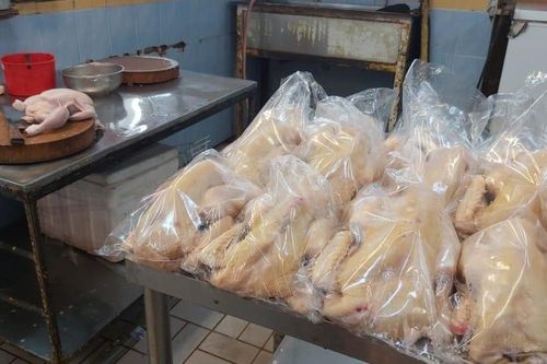 Malaysia: Thịt gà vẫn đội giá dù chính phủ đã cấm xuất khẩu