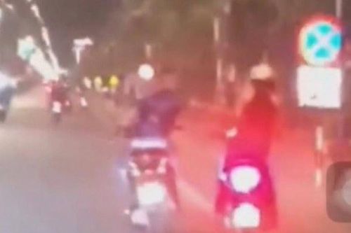Căn cứ khởi tố thanh niên đi xe SH sàm sỡ nhiều cô gái