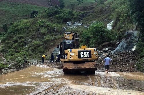 Nhanh chóng khắc phục sạt lở do mưa lũ
