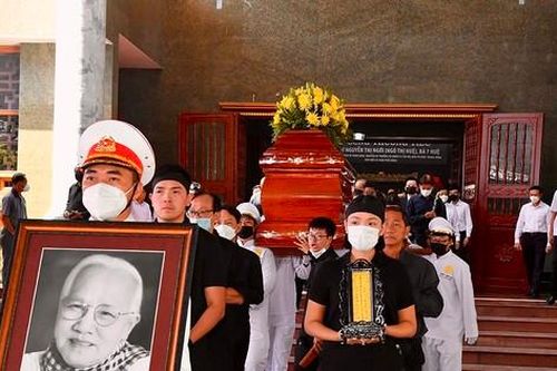 Tiễn đưa dì Bảy Huệ về nơi an nghỉ cuối cùng