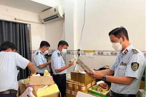 Cần Thơ: Hơn 15.000 sản phẩm mỹ phẩm bán trên mạng bị thu giữ
