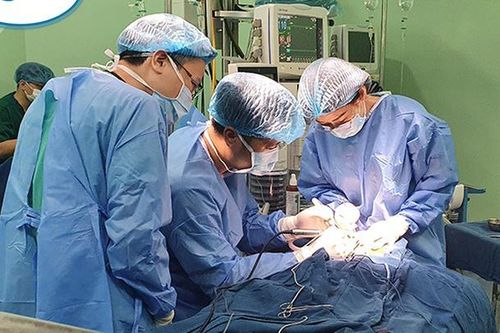 Cấy ốc tai điện tử điều trị điếc bẩm sinh