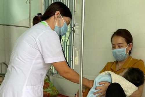 Cứu bé trai 2 tuổi đuối nước trong thùng chứa nước