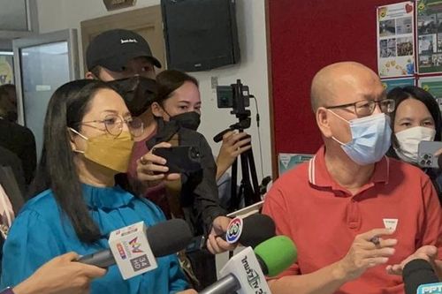 Mẹ diễn viên 'Chiếc lá cuốn bay' yêu cầu giám định vết máu trên thuyền