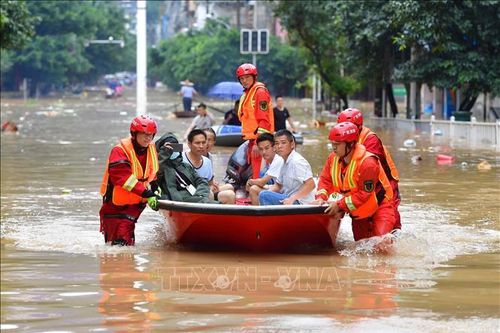 Mưa lũ hoành hành tại Trung Quốc, hàng trăm nghìn người phải sơ tán
