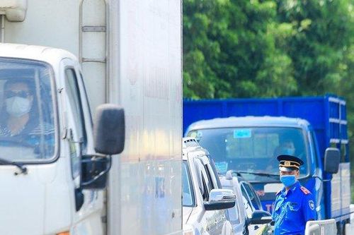 Bộ trưởng GTVT: Xem xét xe nào quá tải 20% sẽ tịch thu luôn
