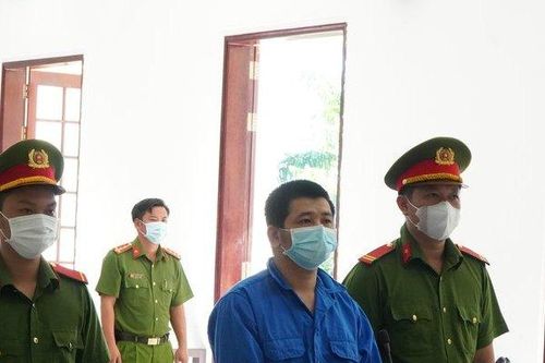 Lĩnh án chung thân vì đạp chết con trai 2 tuổi của người tình