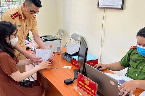 Hà Nội: Gần 2.000 ô tô được đăng ký mới ở cấp huyện