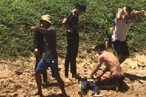 Hai học sinh tiểu học đuối nước dưới suối cống Đập Dâng