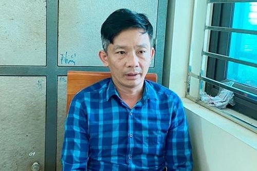 Khởi tố đối tượng dùng dao đe dọa, ép cán bộ Sở TN&MT quỳ ở nhà dân