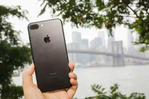 Người dùng bức xúc với Apple