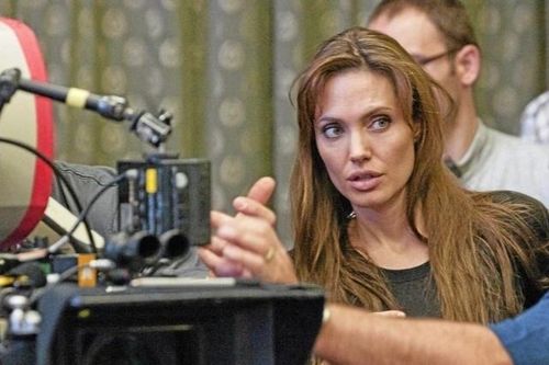 Angelina Jolie trở lại vai trò đạo diễn