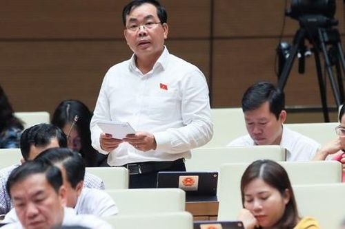 Cùng với xử lý sai phạm, ngành y tế cần được sự quan tâm, chia sẻ nhiều hơn