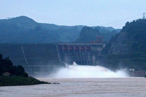 Thủy điện Hòa Bình cảnh báo chuẩn bị mở cửa xả đáy