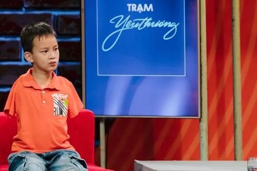 Cậu bé viết ước mơ bằng đôi chân