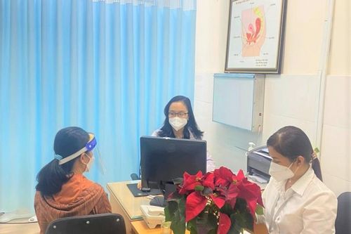 Chăm sóc âm đạo càng trẻ càng tốt