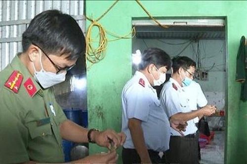 Bạc Liêu: Cơ sở bơm tạp chất vào tôm bị phạt 60 triệu đồng