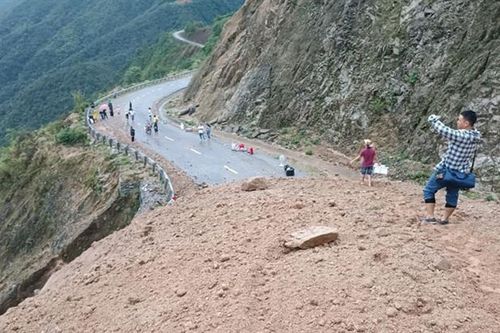 Mưa lũ làm sạt lở 500 vị trí trên các tuyến đường thuộc tỉnh Lai Châu