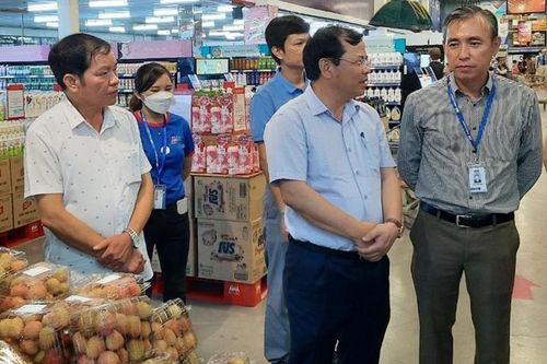 Khi lãnh đạo tỉnh Bắc Giang 'đi chợ' bán vải thiều