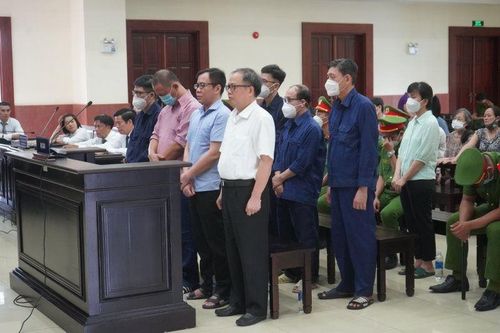 Cựu Phó Bí thư Tất Thành Cang được giảm 18 tháng tù