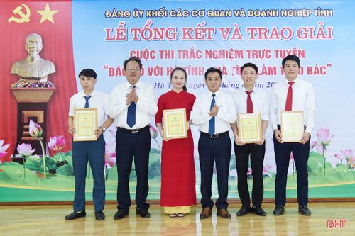 Trao 47 giải thưởng Cuộc thi trắc nghiệm trực tuyến 'Bác Hồ với Hà Tĩnh - Hà Tĩnh làm theo Bác'