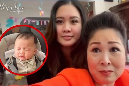 NSND Hồng Vân khen con gái Xí Ngầu dáng 'ngon' hậu sinh nở, lộ ảnh cháu trai 'siêu cưng'