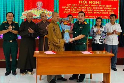 Ban Trị sự Phật giáo quận 1 ký kết chương trình phối hợp hoạt động với Bộ chỉ huy quân sự quận