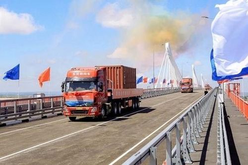 Thông xe cầu cao tốc đầu tiên nối Trung Quốc và Nga