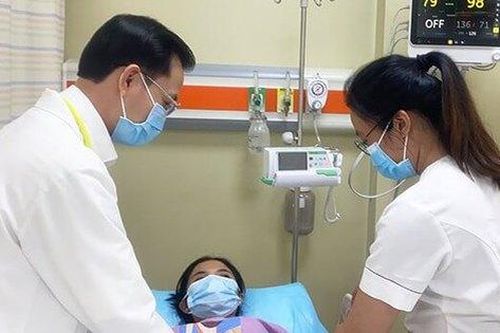 Uống rượu mật ong được người quen tặng, một phụ nữ nguy kịch do bị sốc phản vệ độ 3