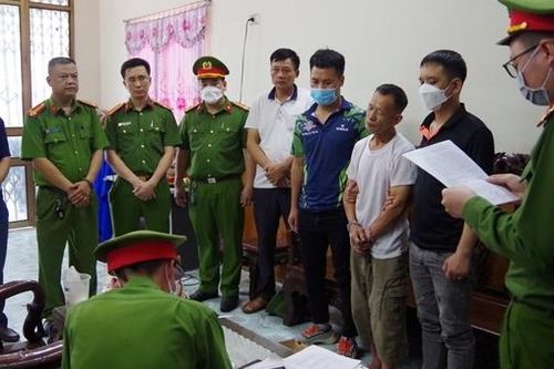 Triệt phá nhóm tiêu thụ hàng trăm xe gian