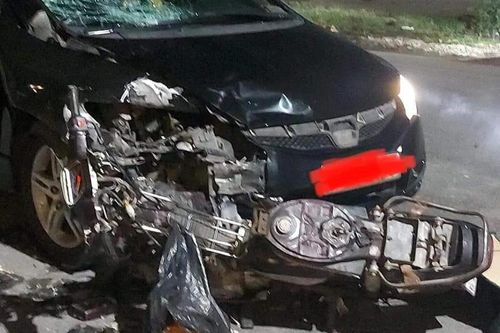 Chạy lấn làn, người đàn ông đâm vào ôtô tử vong