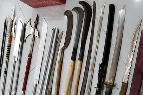 80 thanh thiếu niên mang hung khí đi hỗn chiến