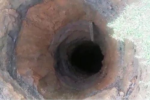 Bài 1: Nước mắt người dân trên mỏ quặng