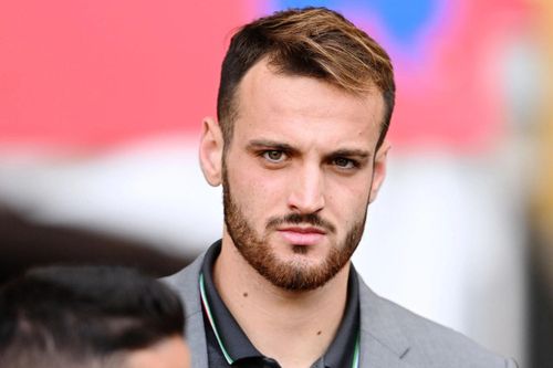 Hậu vệ Italy từng làm phụ hồ trước khi vô hiệu hóa Harry Kane