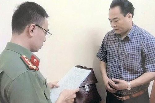 Cựu chủ tịch Trung tâm Hỗ trợ người nghèo lừa hơn 1.000 nạn nhân