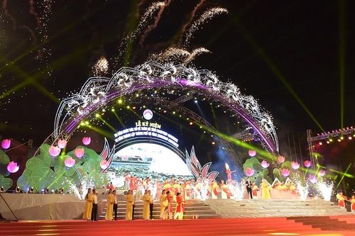 Thủ tướng Phạm Minh Chính dự lễ kỷ niệm 65 năm Ngày Bác Hồ về thăm Hà Tĩnh