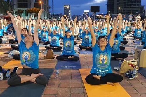 Hơn 1.500 người đồng diễn Yoga tại Đà Nẵng